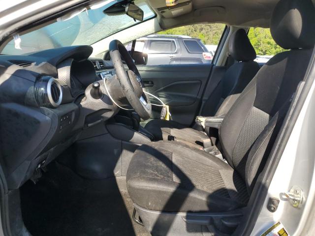  NISSAN VERSA 2021 Серебристый