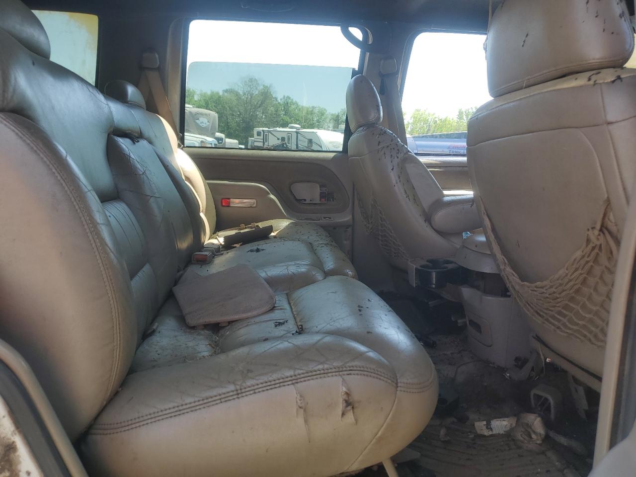 1996 GMC Yukon VIN: 1GKEK13R6TJ703573 Lot: 52451085