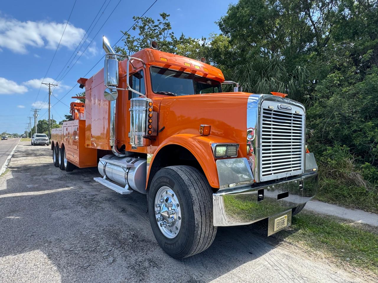 2004 Freightliner Conventional Classic 120 იყიდება Riverview-ში, FL - Minor Dent/Scratches