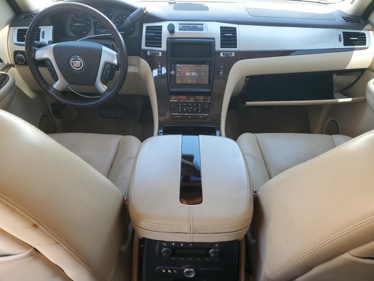 2007 Cadillac Escalade Luxury VIN: 1GYFK63867R288275 Lot: 53152595