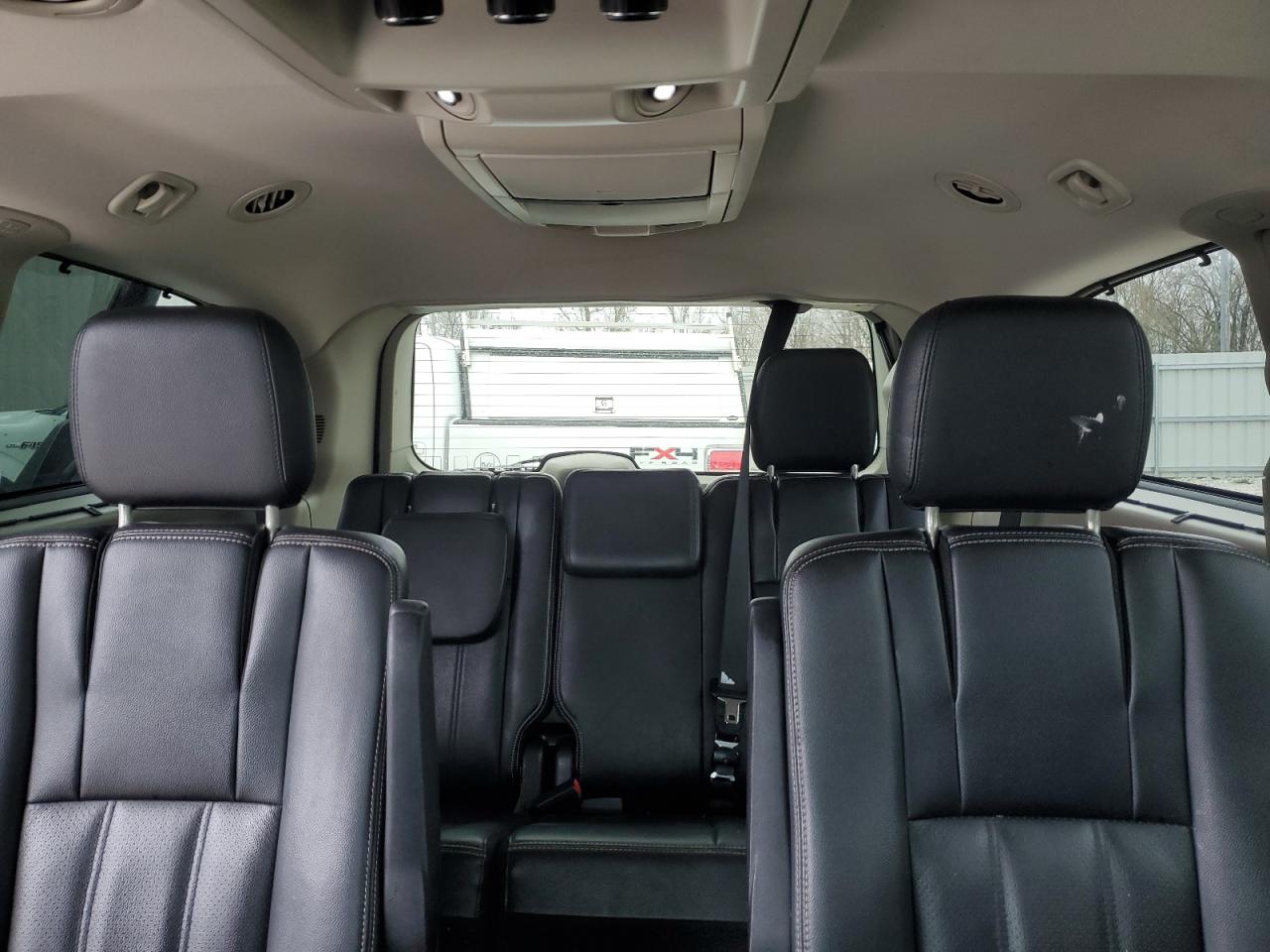 2014 Chrysler Town & Country Touring L VIN: 2C4RC1CG5ER329724 Lot: 53621375
