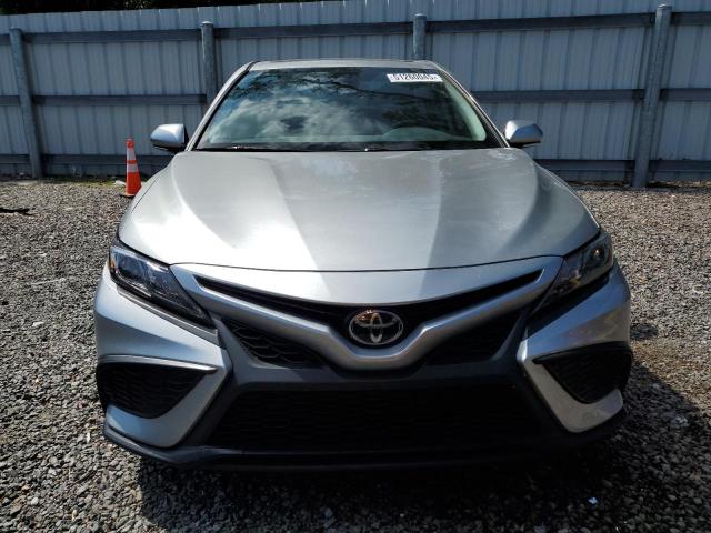  TOYOTA CAMRY 2022 Srebrny
