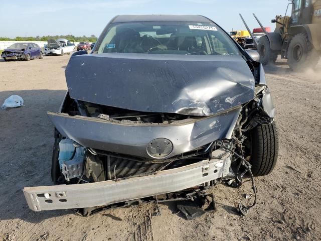  TOYOTA PRIUS 2012 Серый