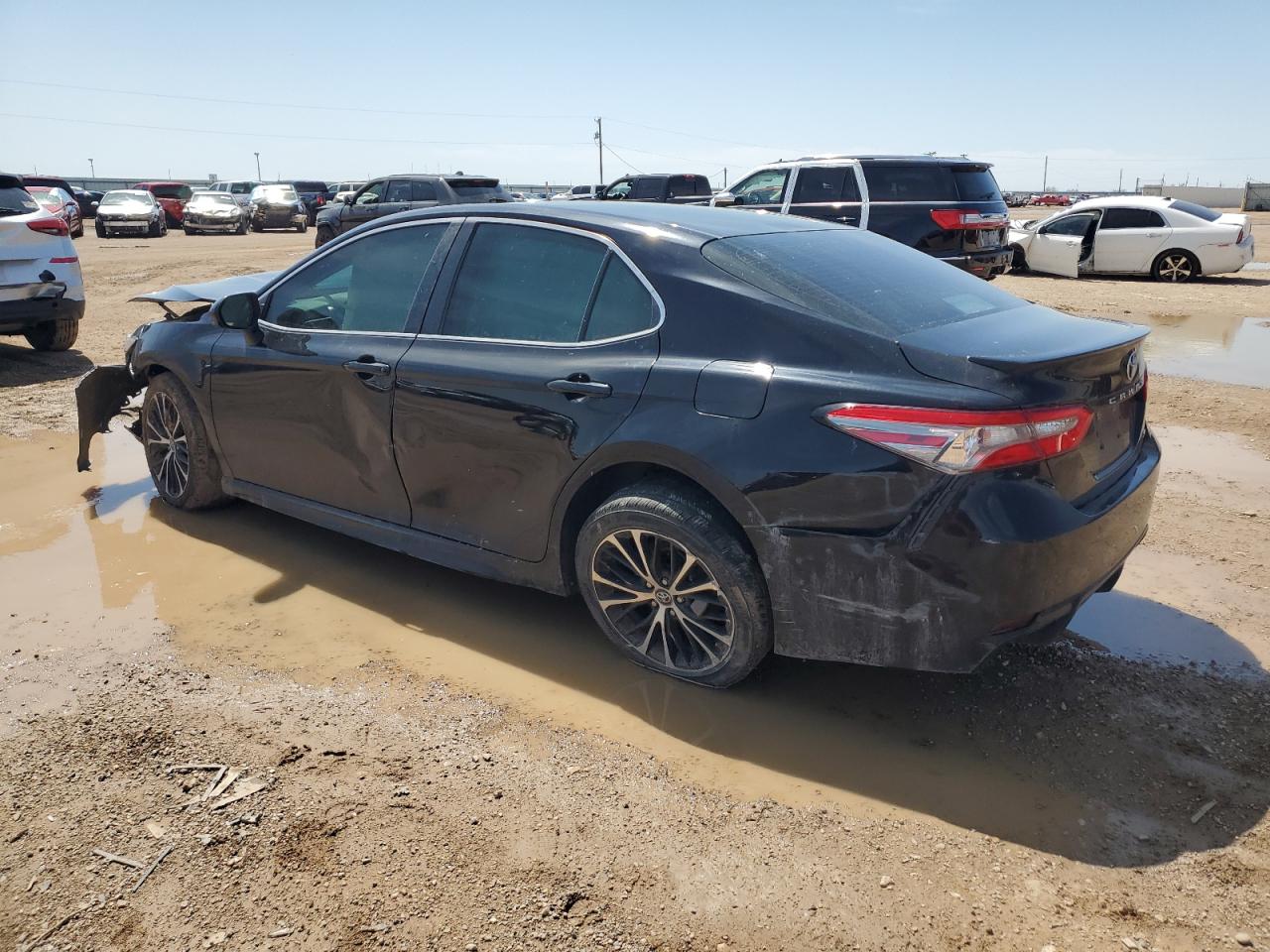 2018 Toyota Camry L VIN: 4T1B11HK5JU667895 Lot: 52179325