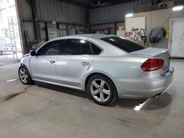  VOLKSWAGEN PASSAT 2015 Серебристый