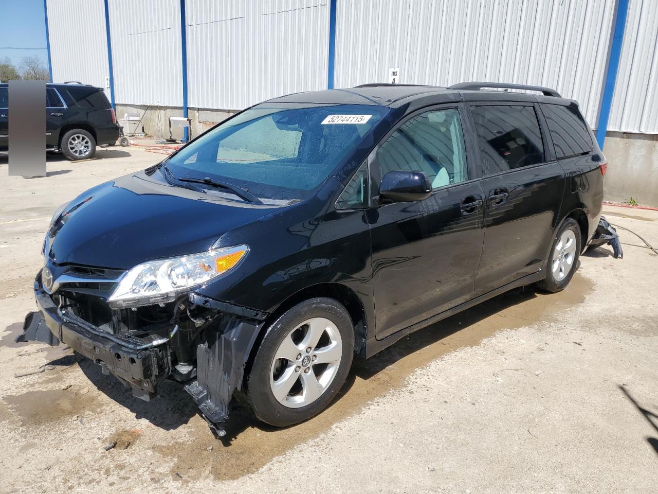 2018 Toyota Sienna Le للبيع في Lawrenceburg، KY - Water/Flood