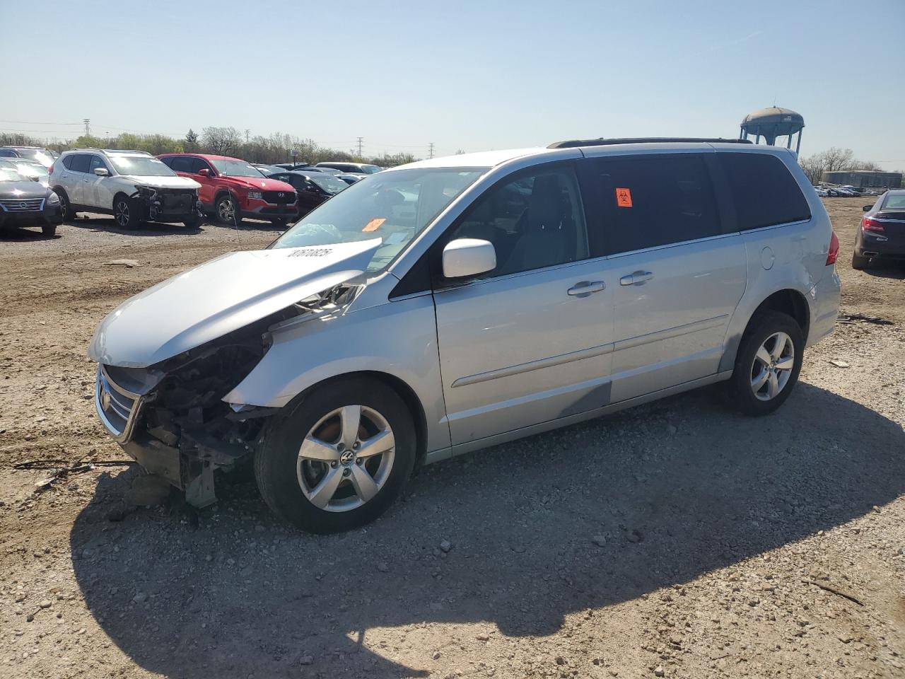 2011 Volkswagen Routan Se na sprzedaż w Chicago Heights, IL - Front End