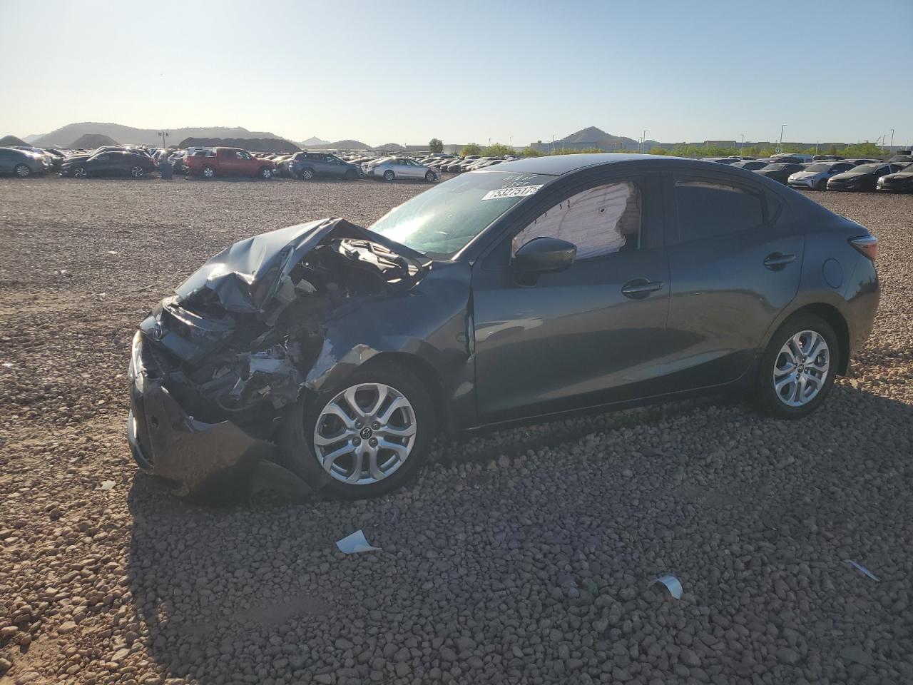 2018 Toyota Yaris Ia na sprzedaż w Phoenix, AZ - Front End