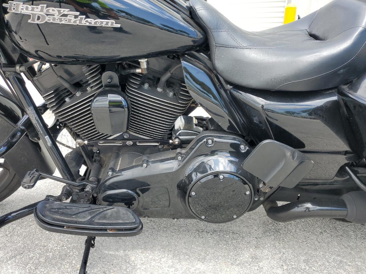HARLEY-DAVIDSON FL 2011 VIN 1HD1KB413BB632400 фото 7