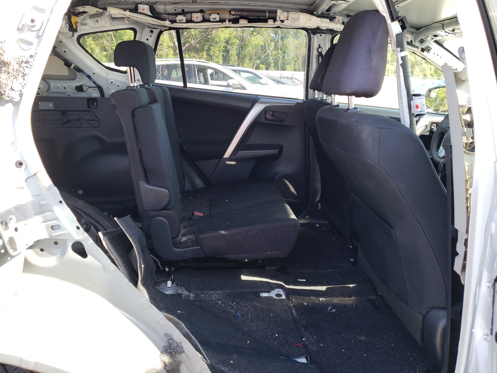 JTMZFREV6JJ732191 2018 Toyota Rav4 Le