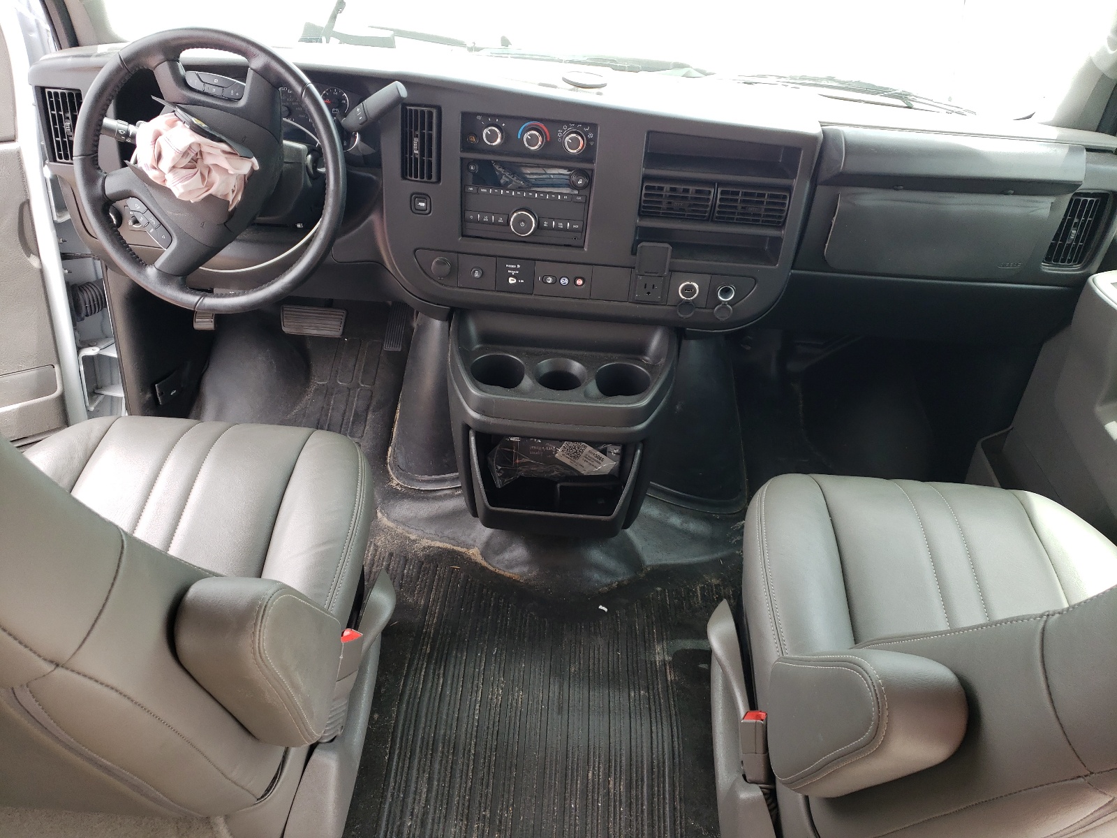 1GCWGBF7XN1180868 2022 Chevrolet Express G2500