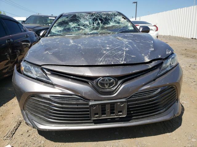  TOYOTA CAMRY 2018 Szary