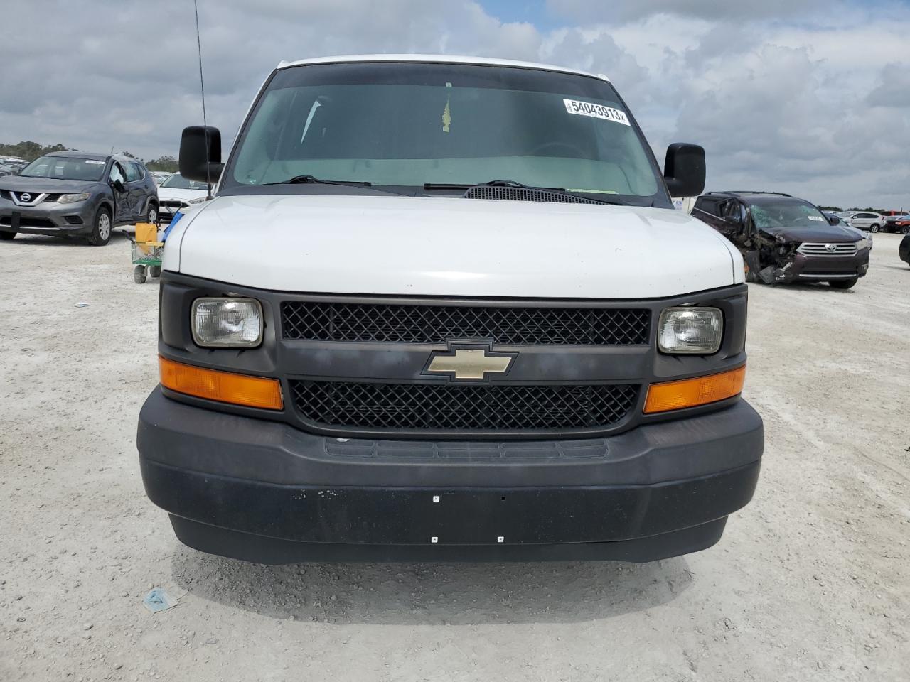 2017 Chevrolet Express - Image 5