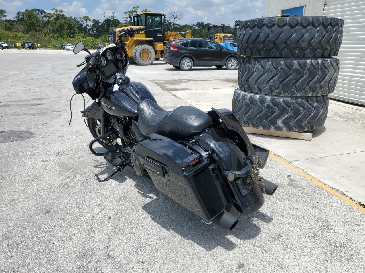 HARLEY-DAVIDSON FL 2011 VIN 1HD1KB413BB632400 фото 3
