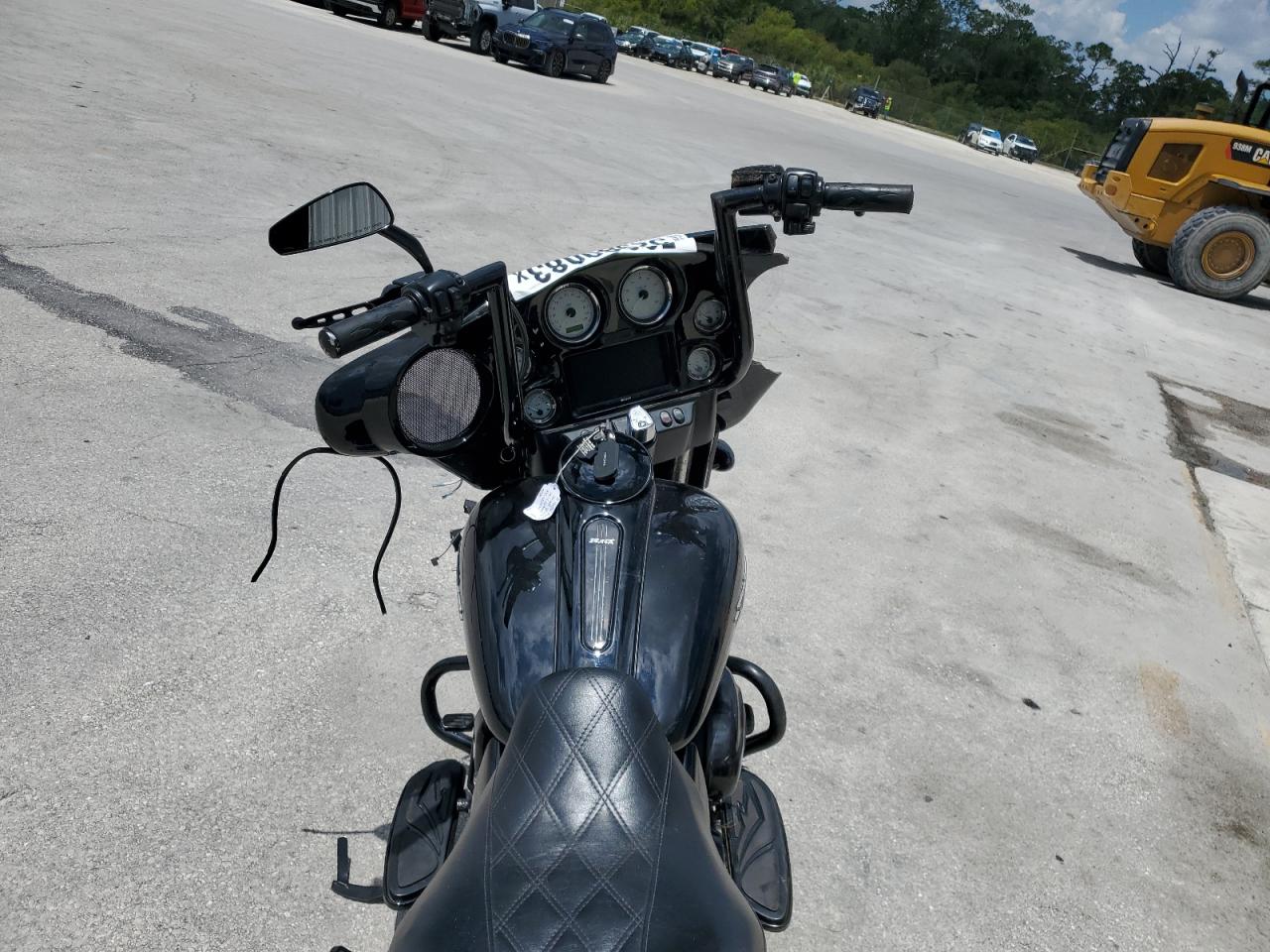 HARLEY-DAVIDSON FL 2011 VIN 1HD1KB413BB632400 фото 5
