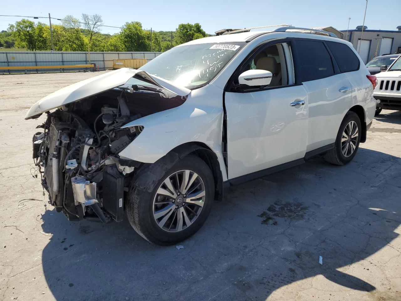 2017 Nissan Pathfinder - Image 1