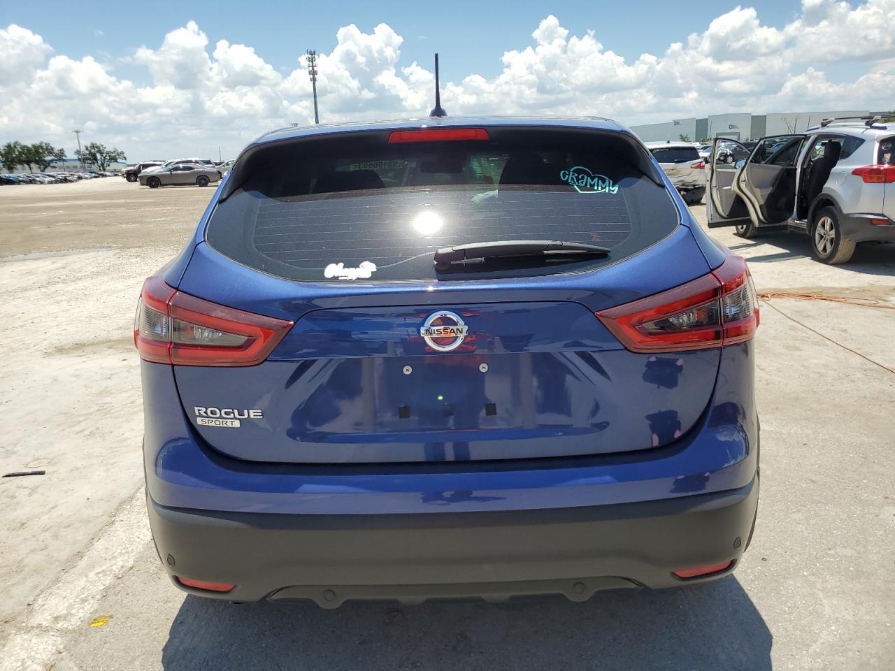 2022 Nissan Rogue Sport S VIN: JN1BJ1AV2NW343745 Lot: 61256653