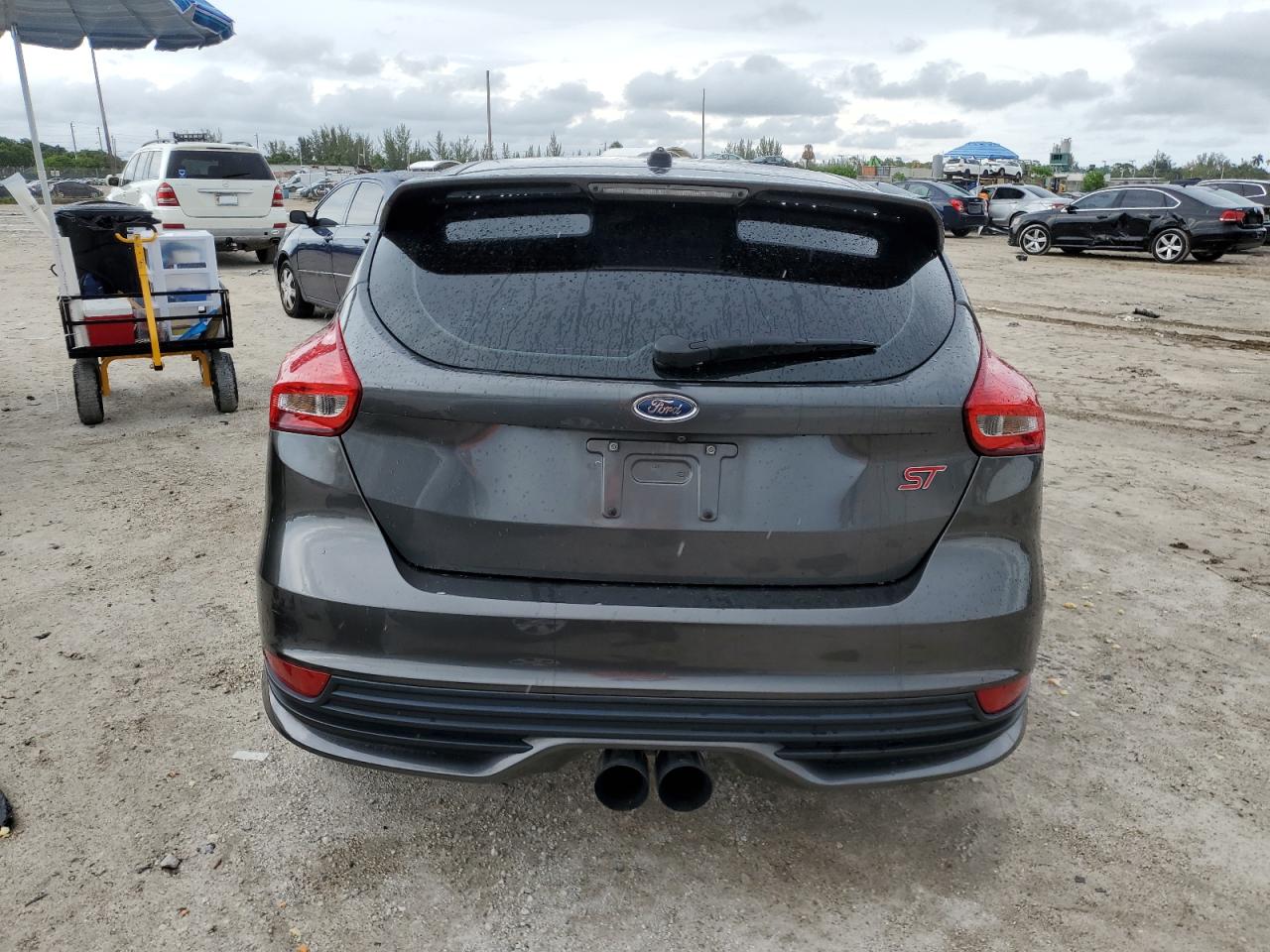 1FADP3L92HL229708 2017 Ford Focus St