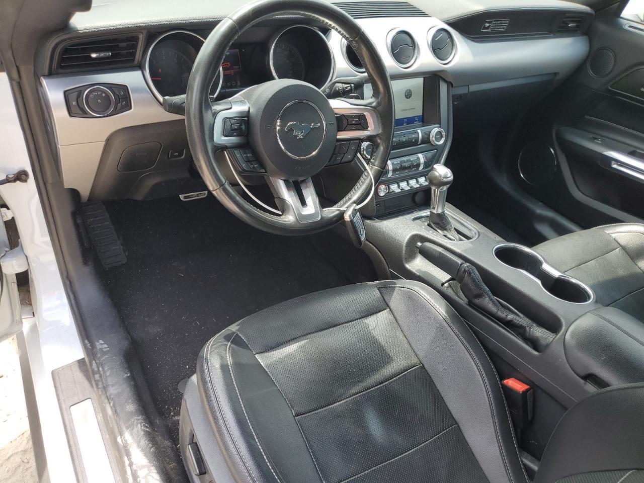 2020 Ford Mustang - Image 8
