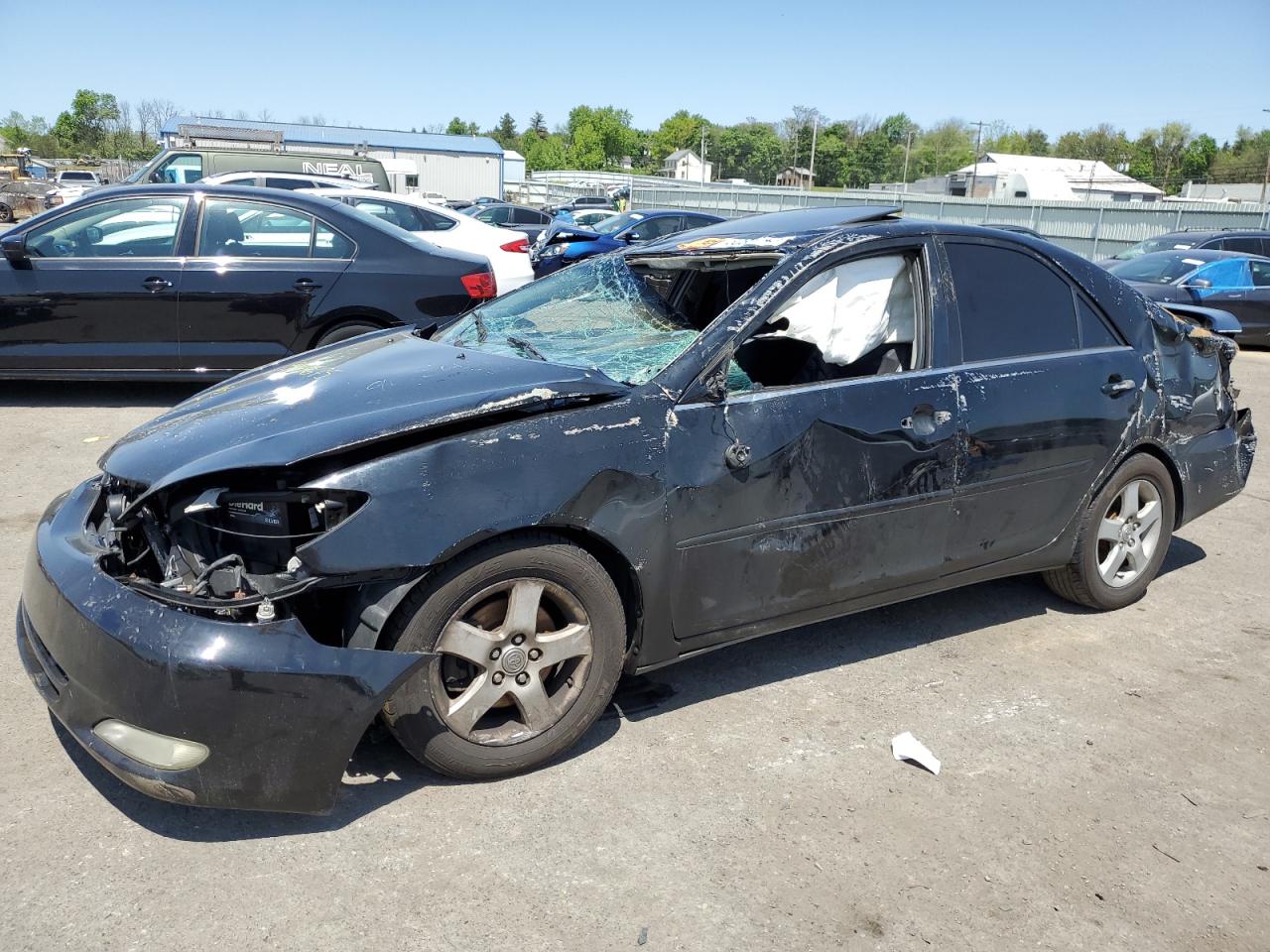 2003 Toyota Camry Le VIN: 4T1BF30K03U038007 Lot: 43930174