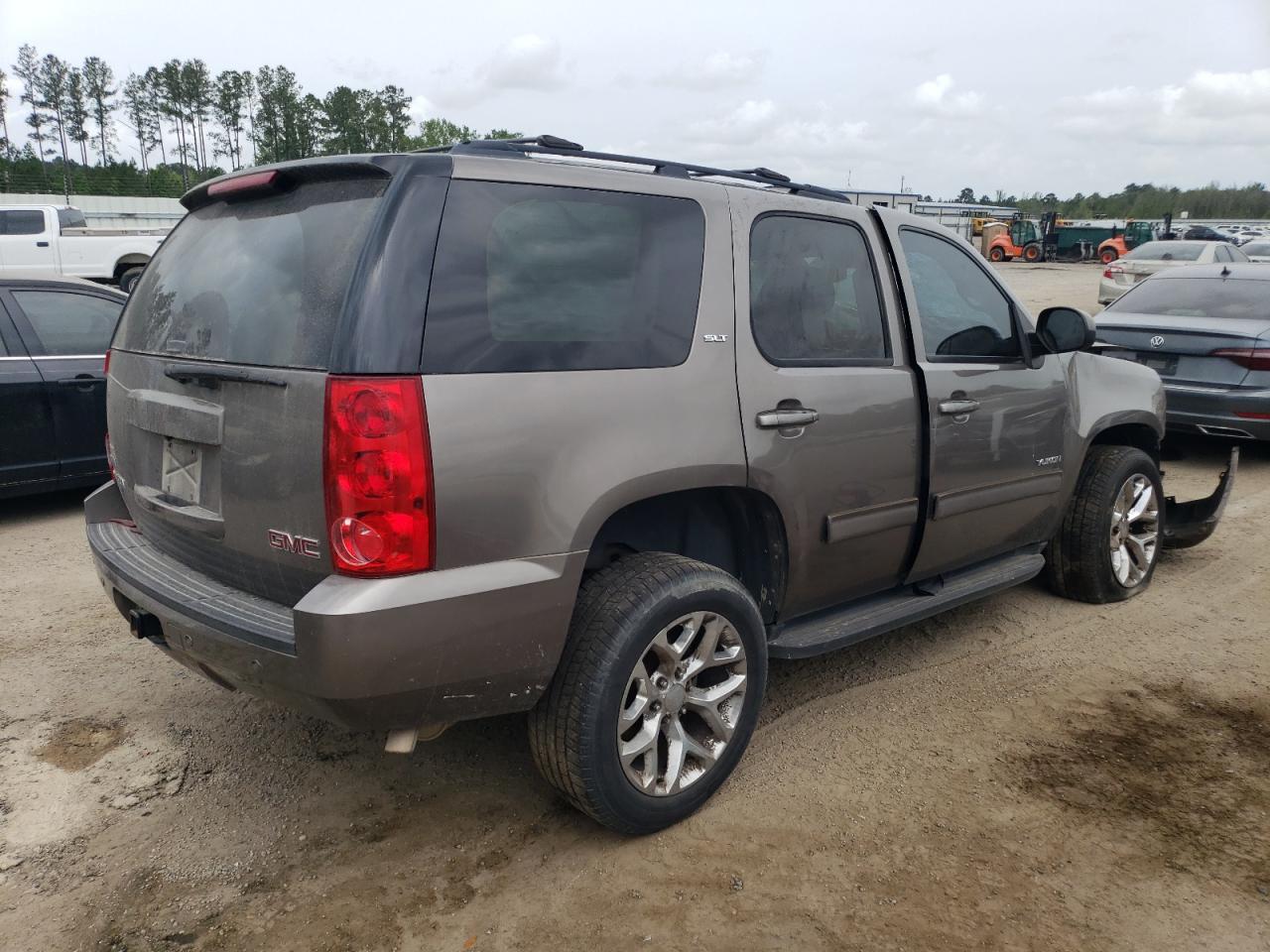 2012 GMC Yukon - Image 3