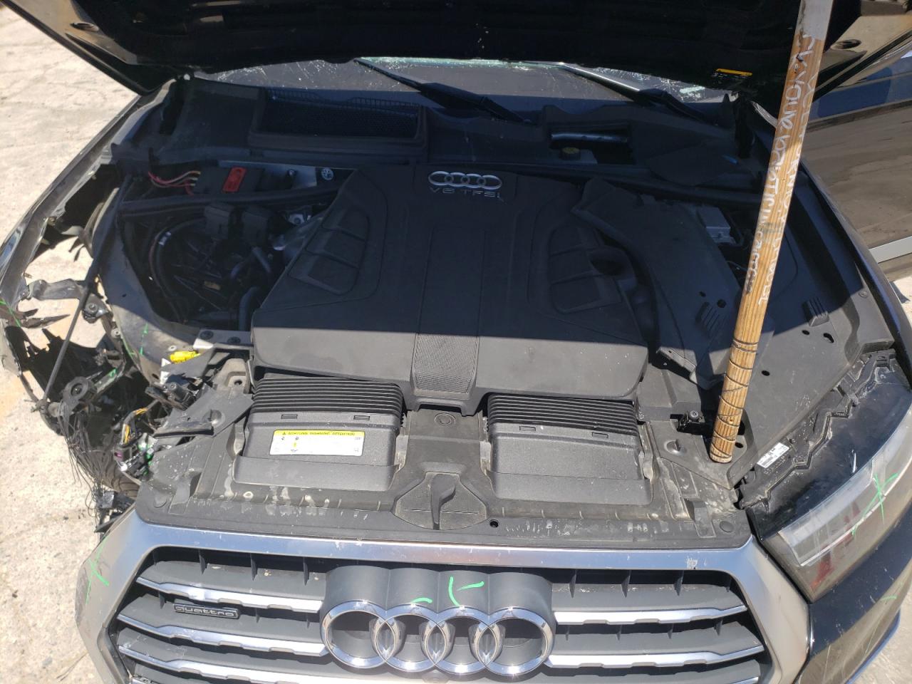 WA1LAAF72JD000588 2018 Audi Q7 Premium Plus