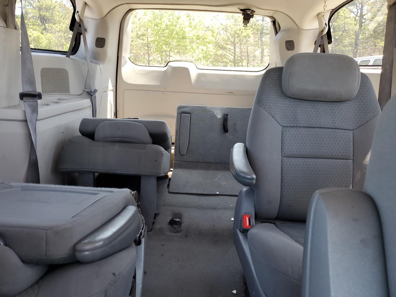 2010 Chrysler Town & Country Touring VIN: 2A4RR5D12AR152537 Lot: 53744073