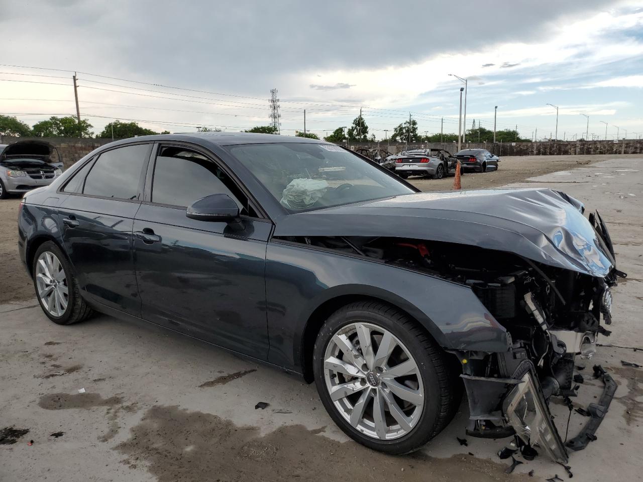 2017 Audi A4 - Image 4
