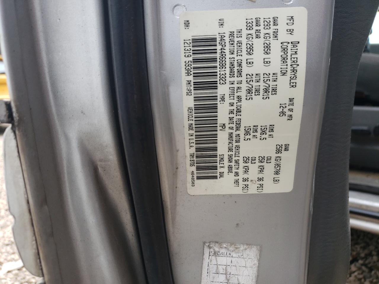2006 Chrysler Town & Country Lx VIN: 1A4GP44R66B613323 Lot: 57492005