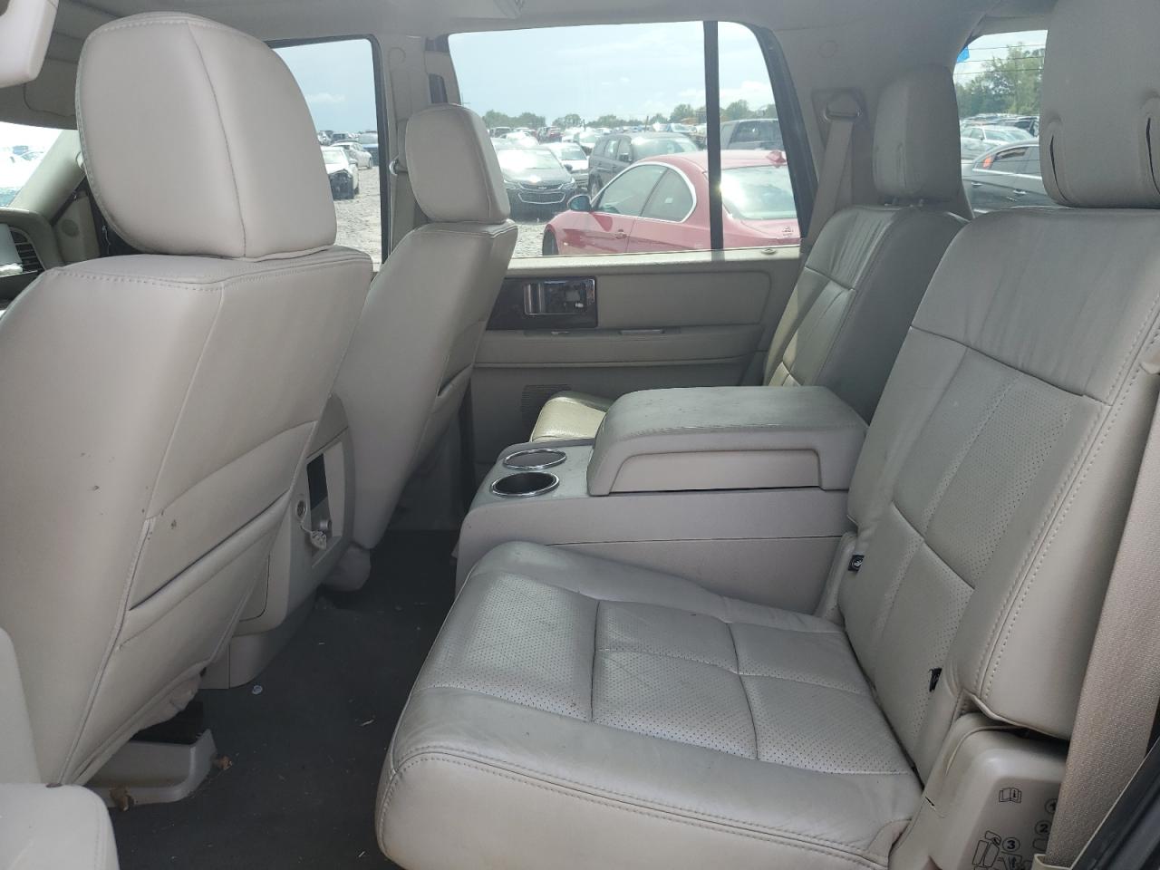 2008 Lincoln Navigator VIN: 5LMFU27568LJ19864 Lot: 47828073