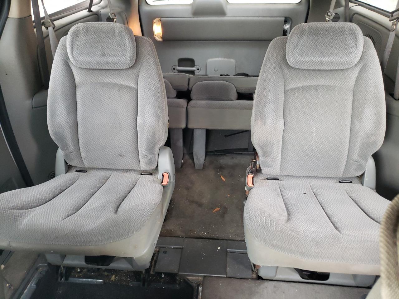 2006 Chrysler Town & Country Lx VIN: 1A4GP44R66B613323 Lot: 57492005