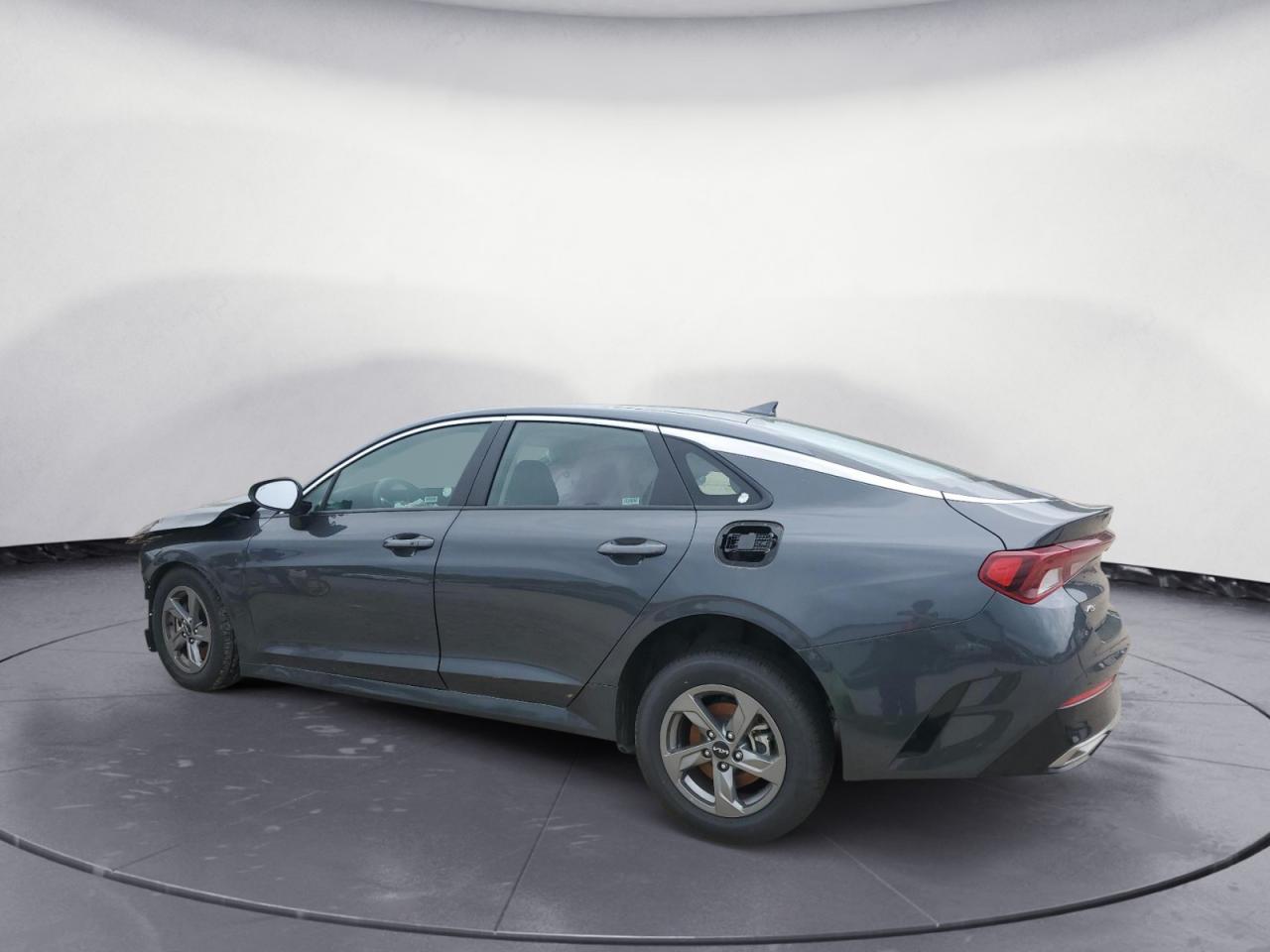 2022 Kia K5 - Image 2