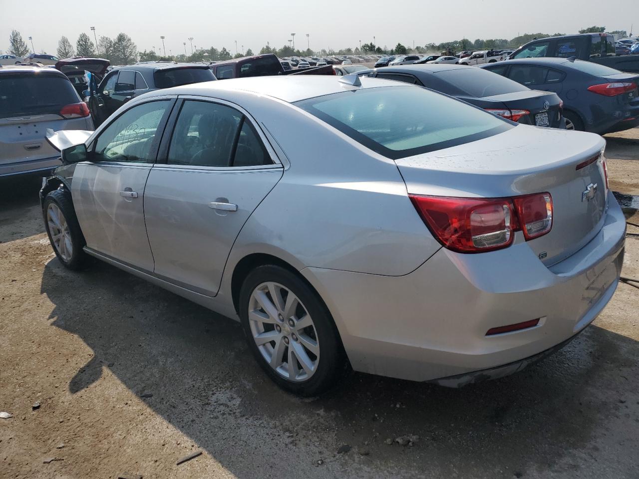 VIN 1G11E5SL7EF203703 2014 CHEVROLET MALIBU no.2