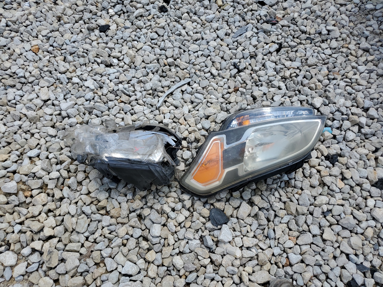 KNDJT2A22B7714987 2011 Kia Soul +