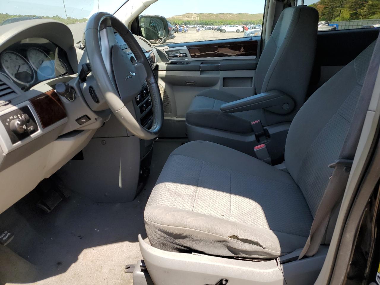 2010 Chrysler Town & Country Touring VIN: 2A4RR5D12AR152537 Lot: 53744073
