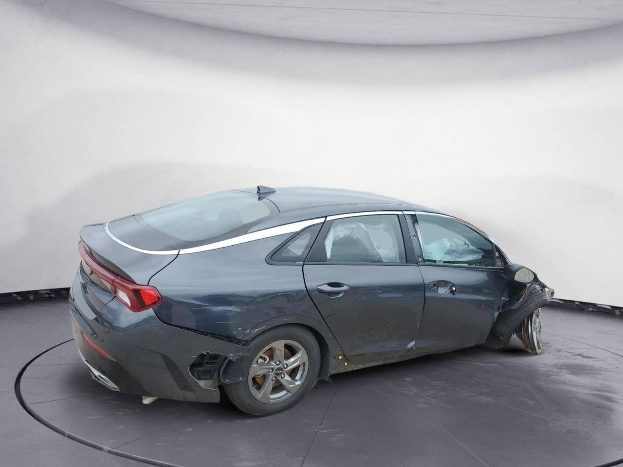 2022 Kia K5 - Image 3
