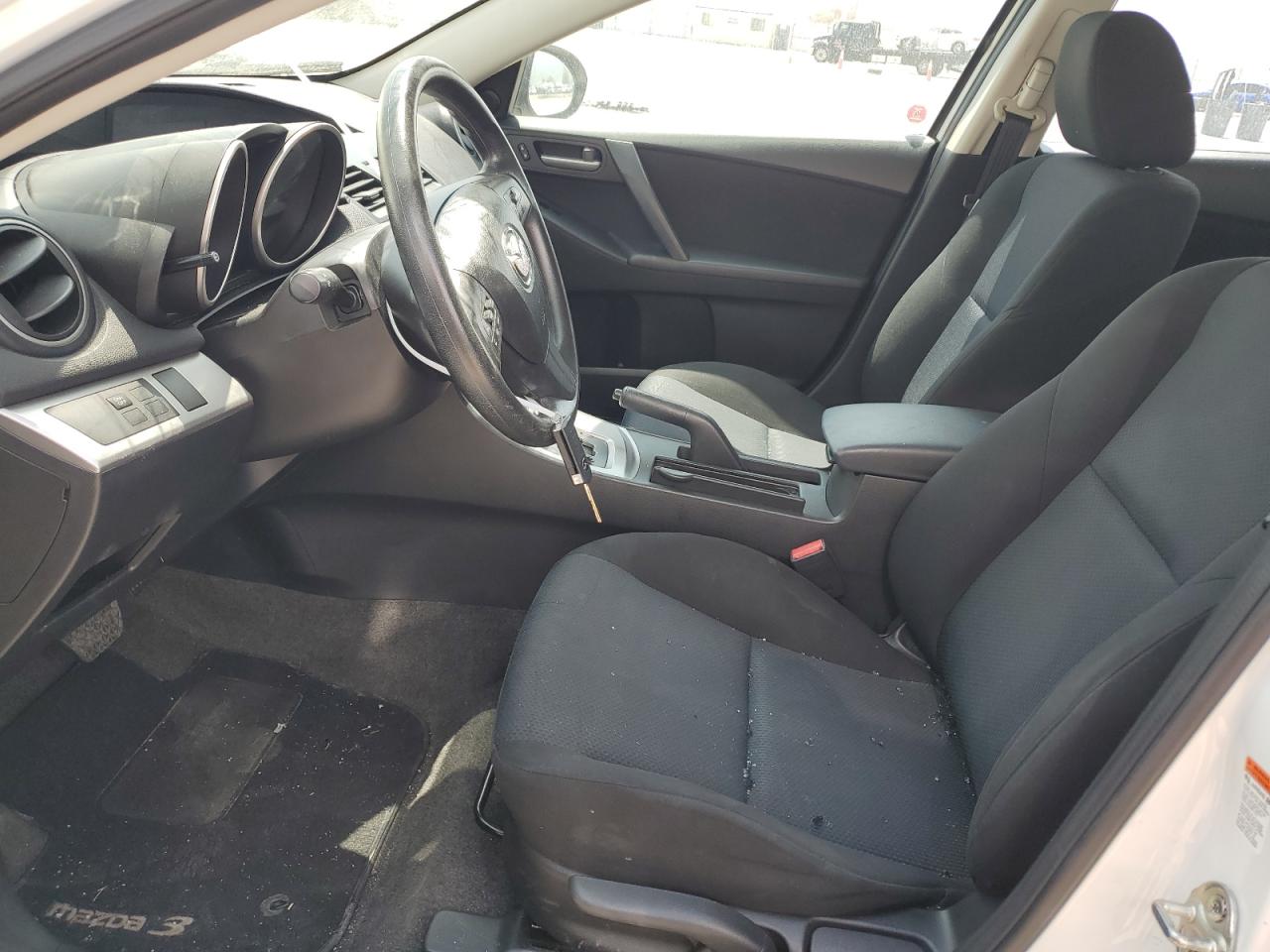 2011 Mazda 3 S VIN: JM1BL1L56B1396381 Lot: 80252065