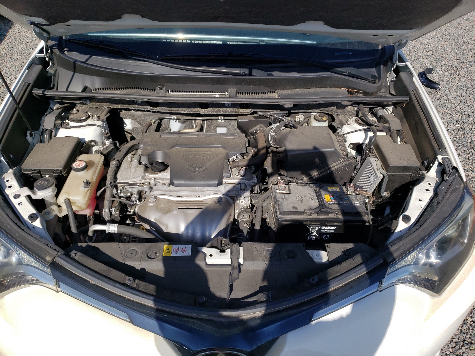 JTMZFREV6JJ732191 2018 Toyota Rav4 Le