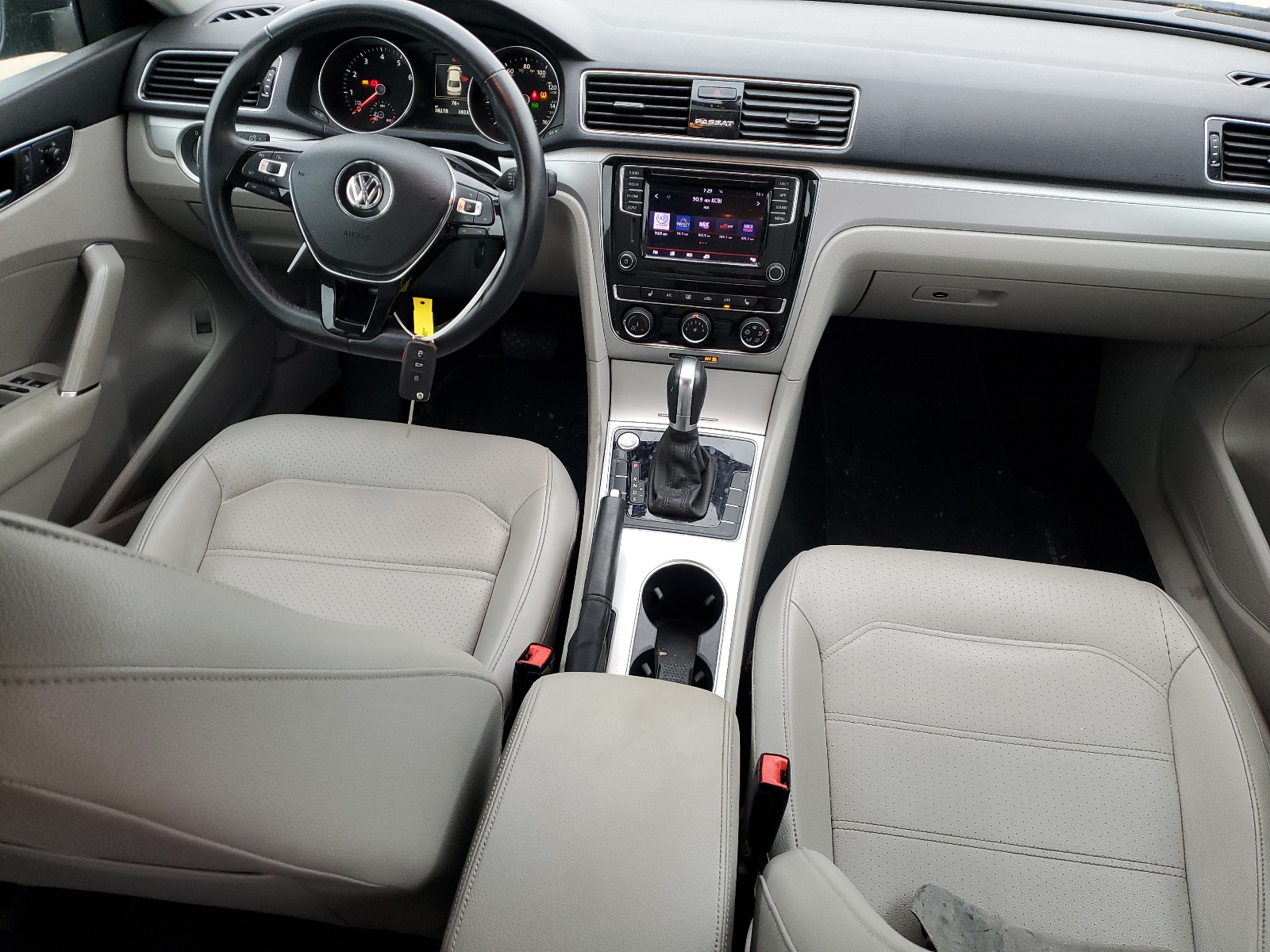 1VWLA7A30KC001434 2019 Volkswagen Passat Wolfsburg