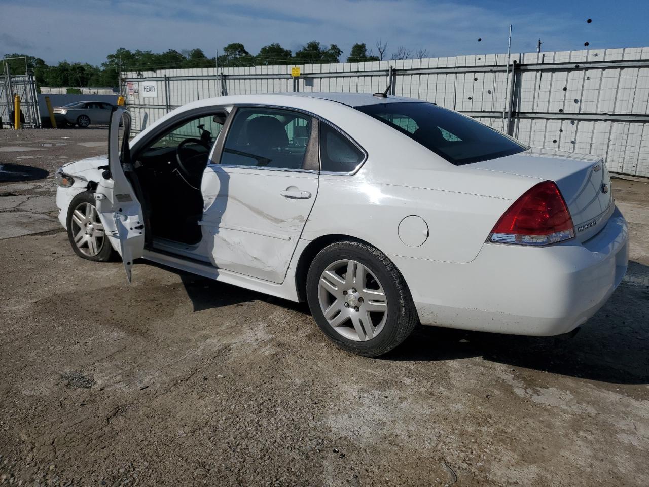 2016 Chevrolet Impala - Image 2