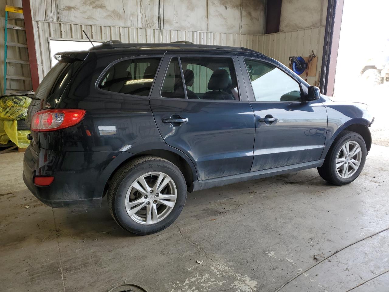 2011 Hyundai Santa Fe - Image 3