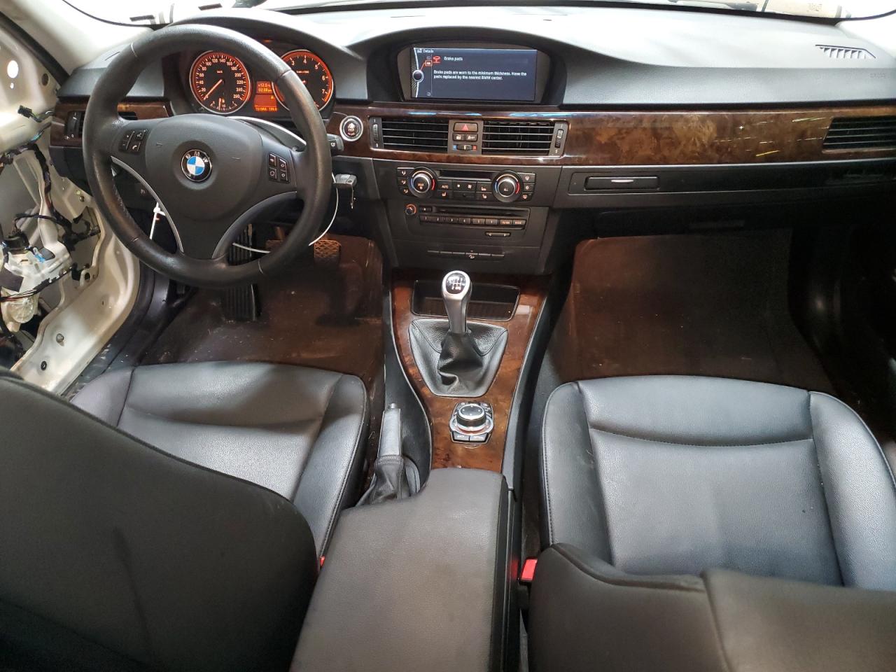 WBAPK7C50BA773036 2011 BMW 328 Xi