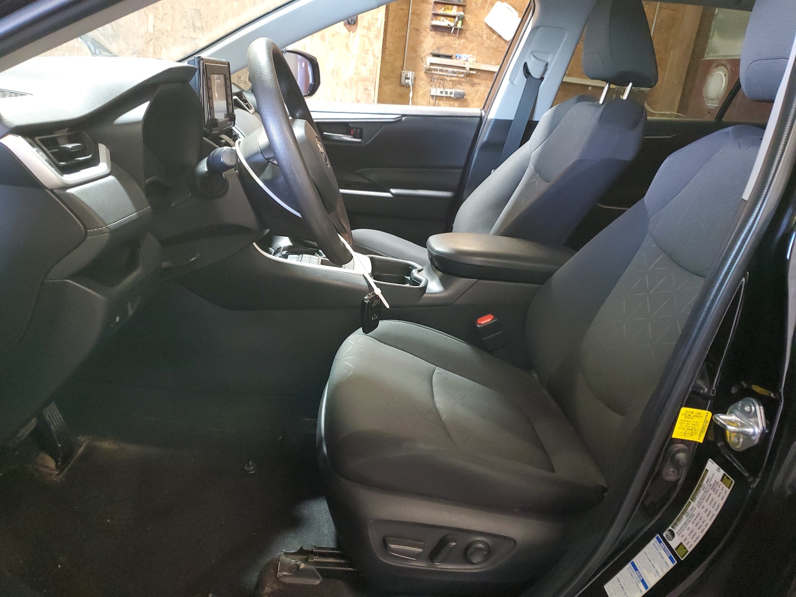 2T3P1RFVXMC250688 2021 Toyota Rav4 Xle