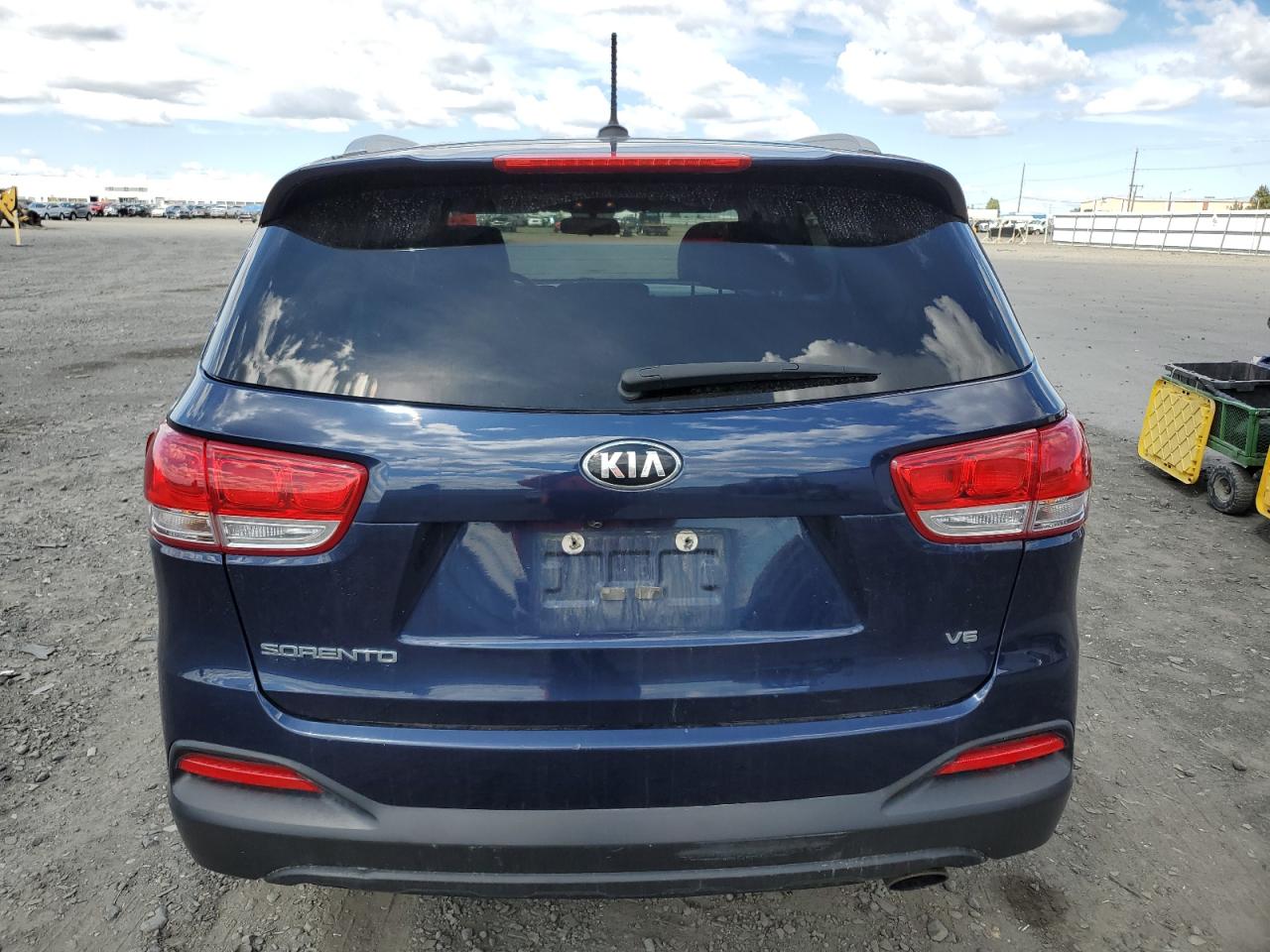 5XYPGDA52JG422567 2018 Kia Sorento Lx