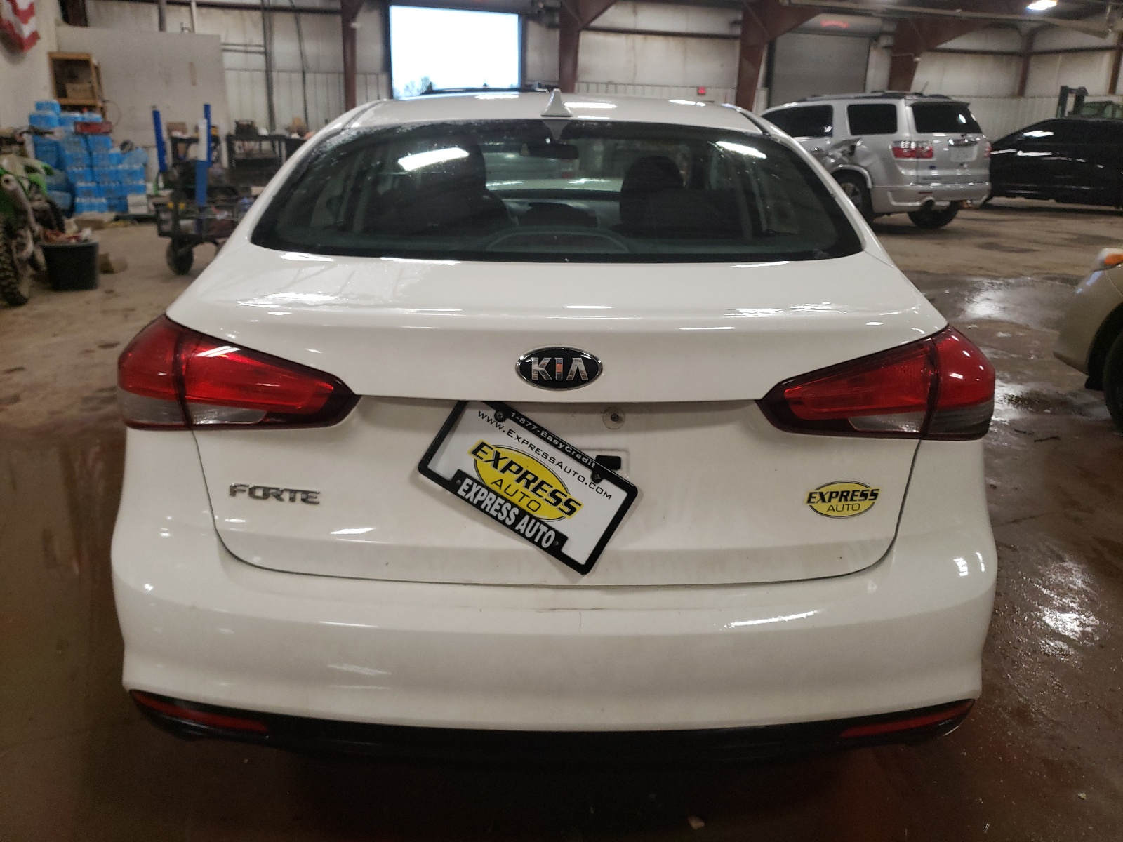 3KPFK4A79JE238557 2018 Kia Forte Lx