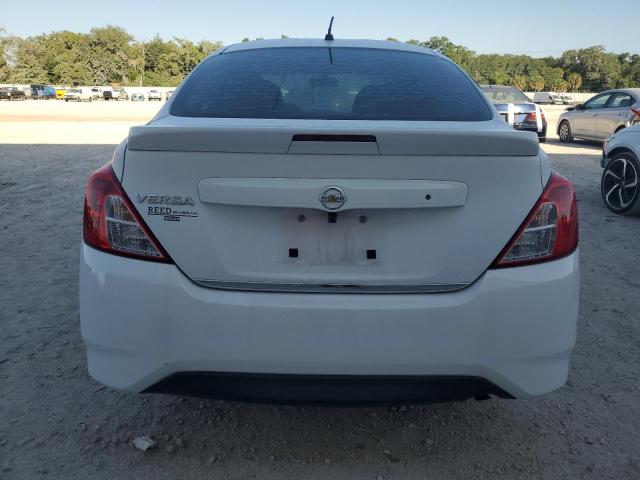  NISSAN VERSA 2017 White