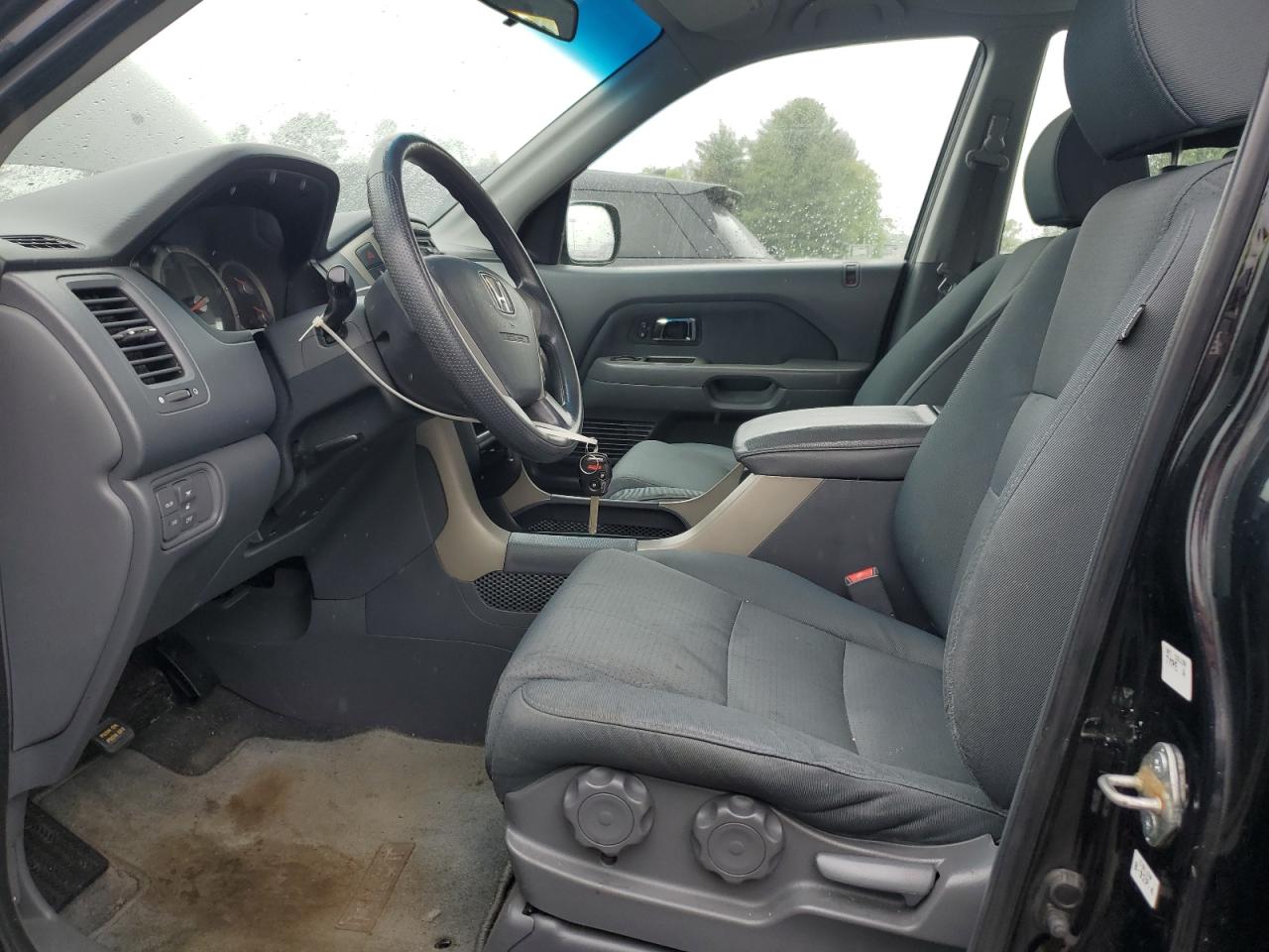 2006 Honda Pilot Lx VIN: 2HKYF18126H521463 Lot: 54686714