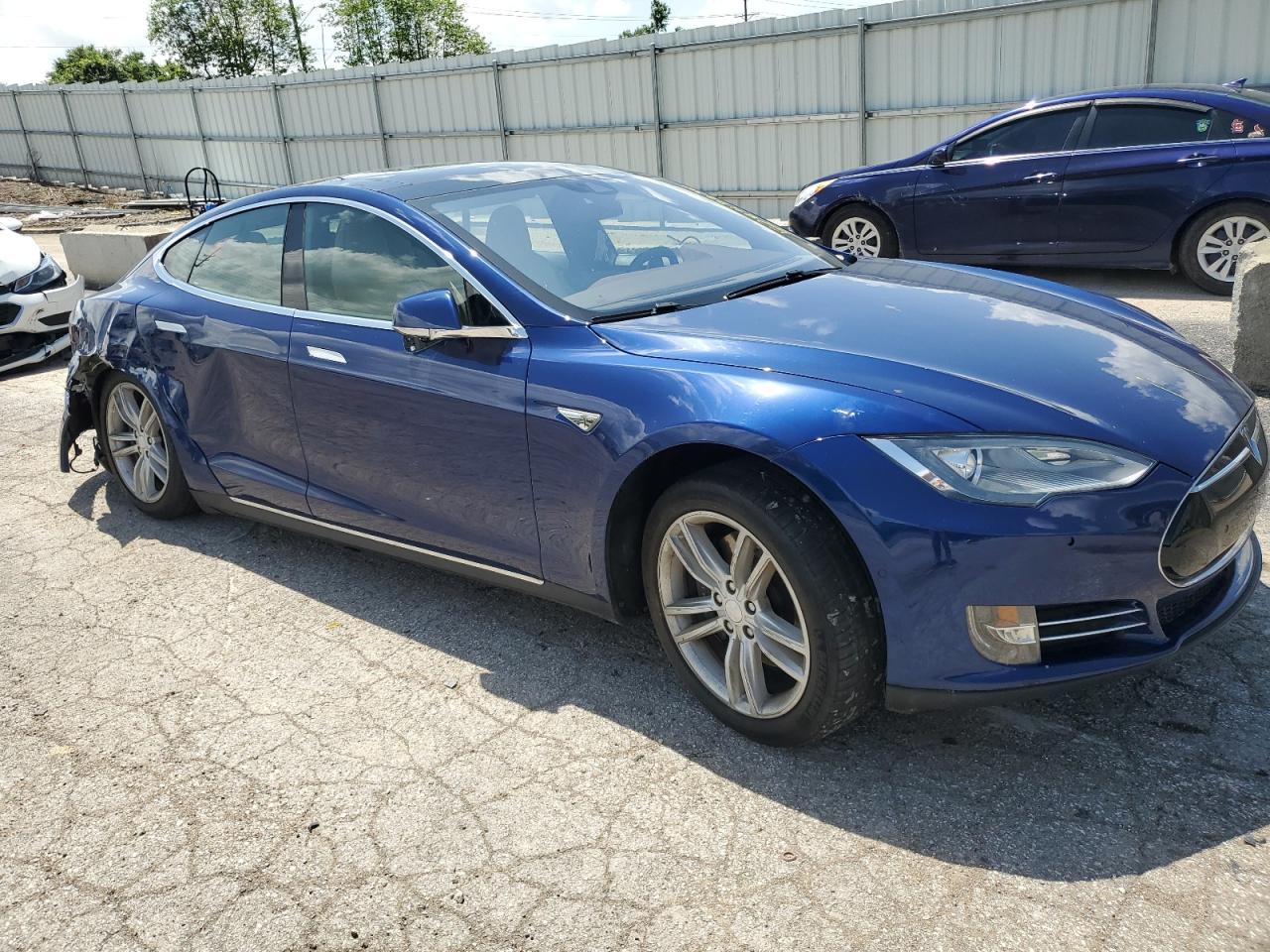 2015 Tesla Model S 85D VIN: 5YJSA1H27FF098438 Lot: 52847334