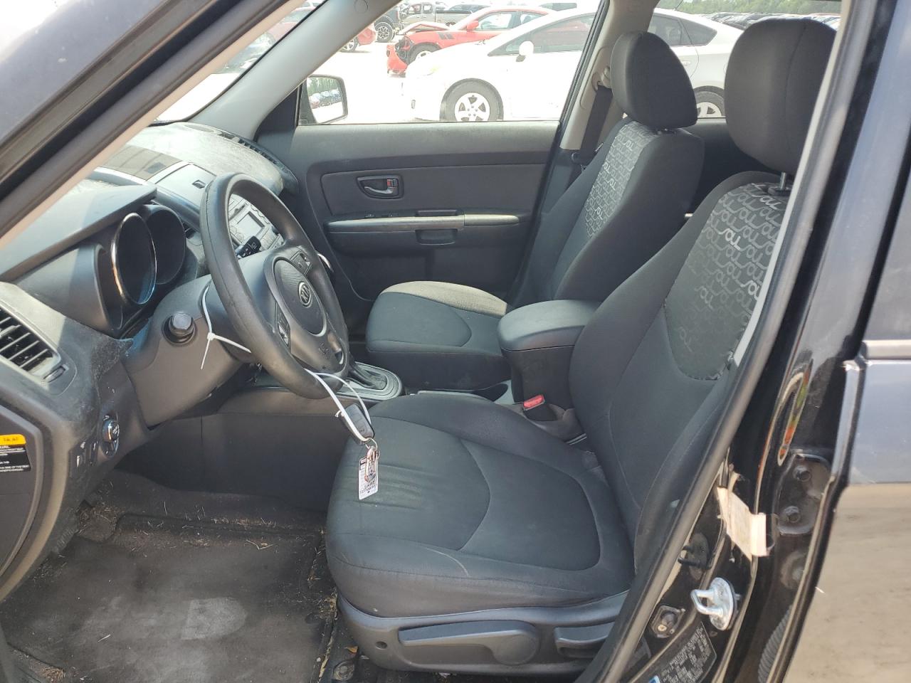 2011 Kia Soul + VIN: KNDJT2A27B7200102 Lot: 56043954