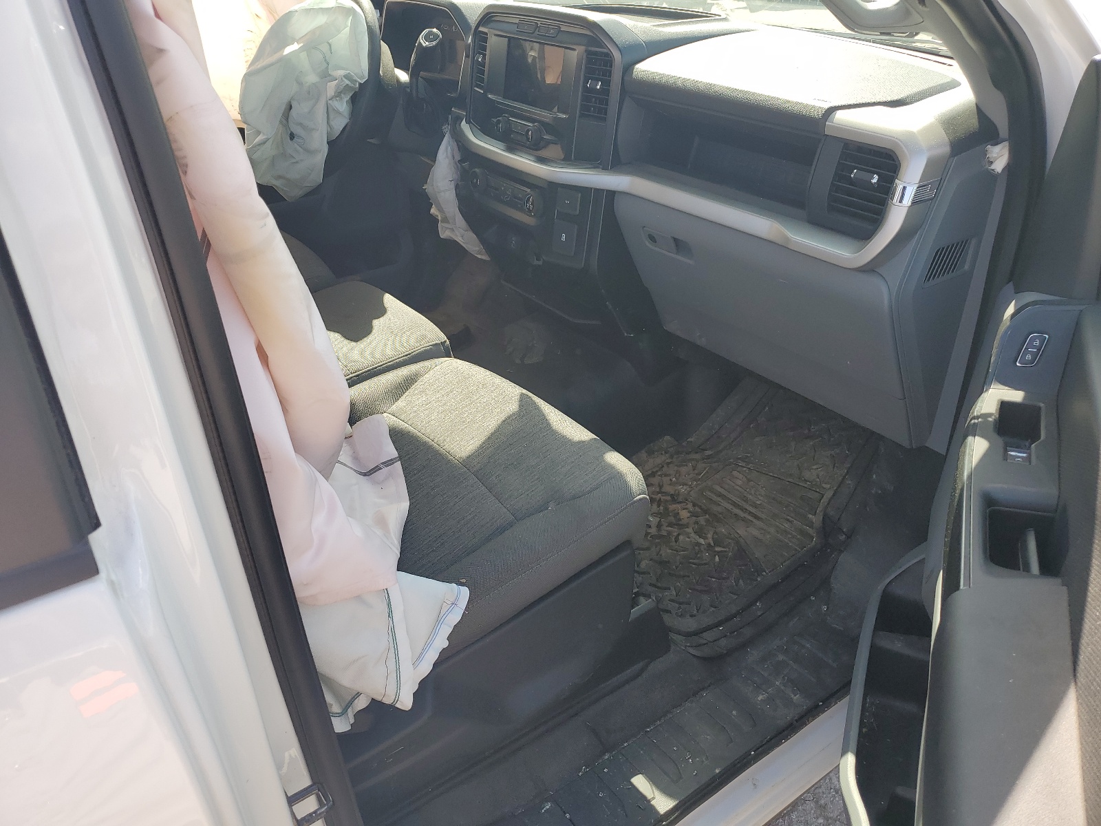 1FTMF1C57NKE45649 2022 Ford F150